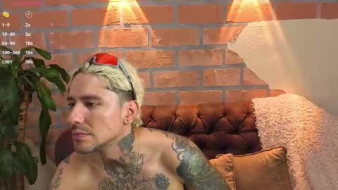 D Y L A N online show from October 17, 12:25 am