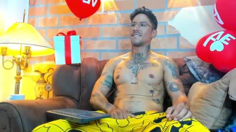 D Y L A N online show from February 6, 4:25 pm