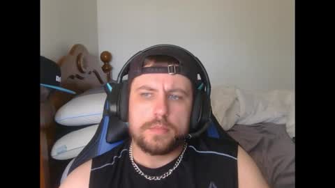 Snapshot of dylboi47 chatting on October 19, 6:22 pm dylboi47 online show from October 19, 6:22 pm