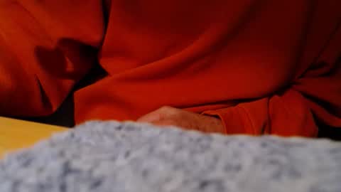 eeyoreeeyore online show from November 12, 12:49 am