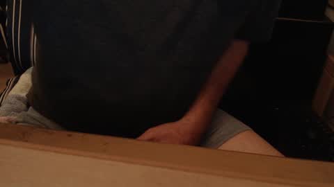 Snapshot of eeyoreeeyore chatting on October 9, 12:37 am eeyoreeeyore online show from October 9, 12:37 am