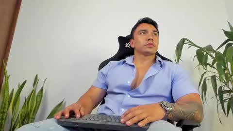 Snapshot of eithanconor1 chatting on September 26, 2:20 am EITHAN CONOR online show from September 26, 2:20 am