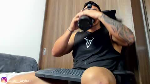 EITHAN CONOR online show from August 4, 1:55 am