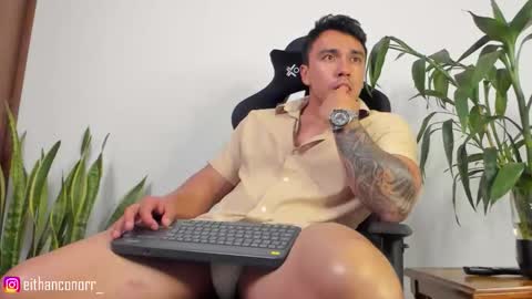 Snapshot of eithanconor1 chatting on September 18, 2:46 am EITHAN CONOR online show from September 18, 2:46 am