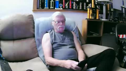 Elcamino83 online show from February 19, 6:11 am