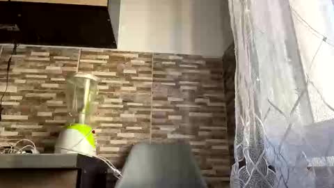 elchapoguzman95 online show from November 14, 10:49 am