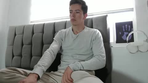 Elian online show from February 9, 1:03 pm