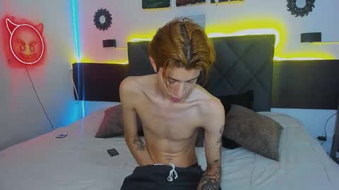 Snapshot of eliann_adam chatting on January 13, 6:27 am eliann_adam online show from January 13, 6:27 am