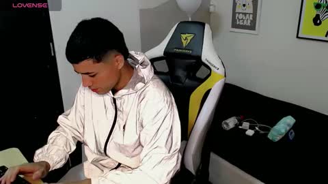 Snapshot of elii_797 chatting on September 20, 12:49 pm bby-santy online show from September 20, 12:49 pm