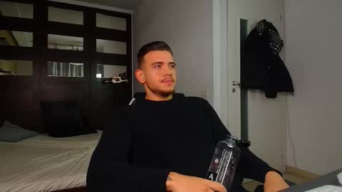 ElijahThorne online show from January 12, 5:33 am