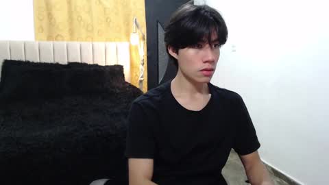 Snapshot of elio_collem chatting on February 23, 8:55 am ELIO online show from February 23, 8:55 am