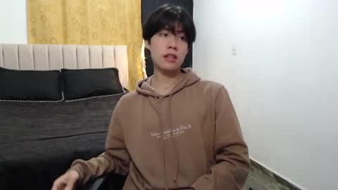 Snapshot of elio_collem chatting on February 17, 9:13 am ELIO online show from February 17, 9:13 am