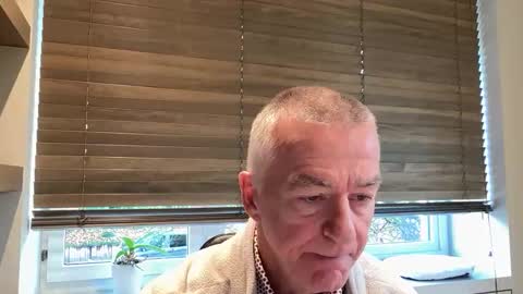 Elleetlui online show from November 17, 9:45 am