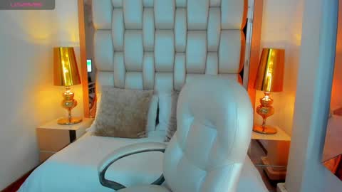 E L L I O T    V E L E Z online show from January 8, 8:29 pm