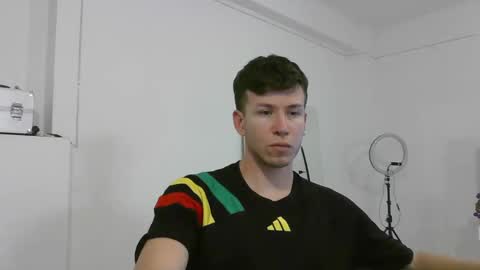 elnenedearg online show from December 25, 10:59 pm