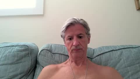 eltontosimon online show from August 7, 9:32 pm