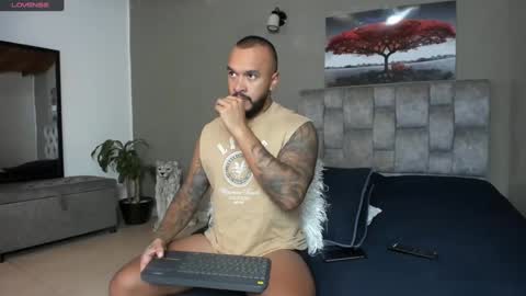 Snapshot of emanuelspencer chatting on February 16, 6:21 am emanuelspencer online show from February 16, 6:21 am