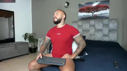 Snapshot of emanuelspencer chatting on February 15, 4:36 am emanuelspencer online show from February 15, 4:36 am