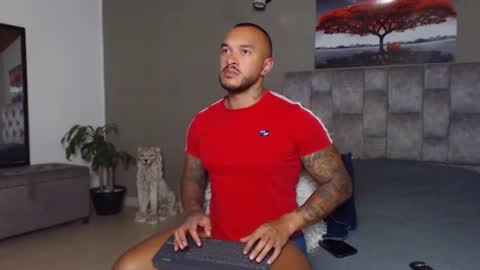 Snapshot of emanuelspencer chatting on March 5, 7:06 pm emanuelspencer online show from March 5, 7:06 pm