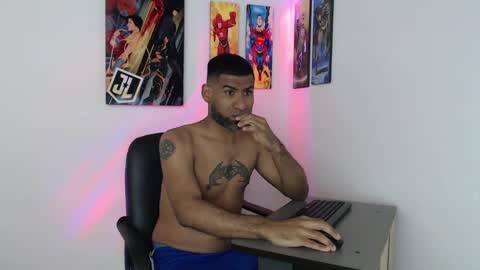 Snapshot of enriblack92 chatting on December 31, 3:23 am enriblack92 online show from December 31, 3:23 am
