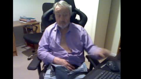 erasmus_d online show from January 7, 6:03 pm