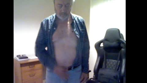 erasmus_d online show from January 11, 6:33 pm