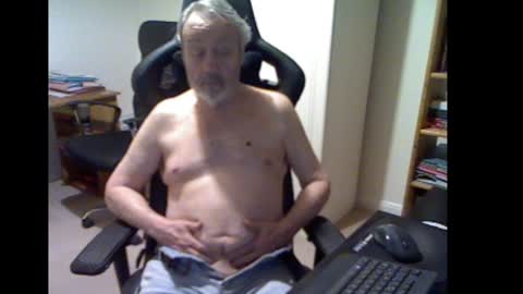 erasmus_d online show from February 6, 6:24 pm