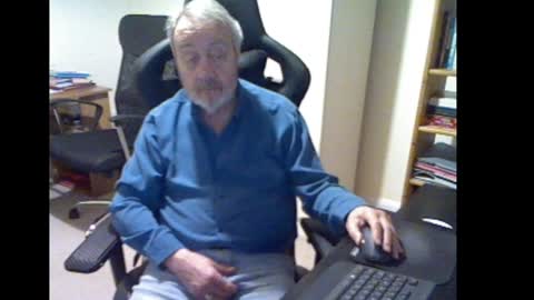 erasmus_d online show from December 24, 5:44 pm