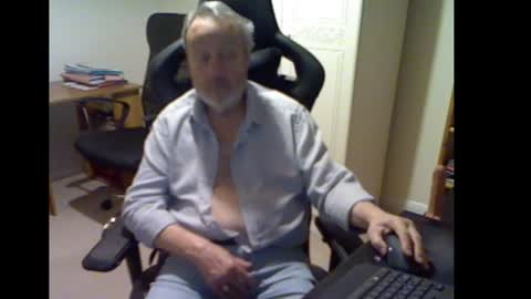 erasmus_d online show from January 9, 6:36 pm