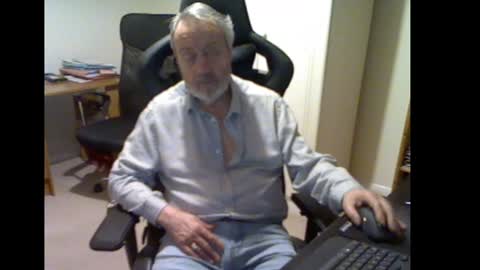 erasmus_d online show from December 28, 5:57 pm