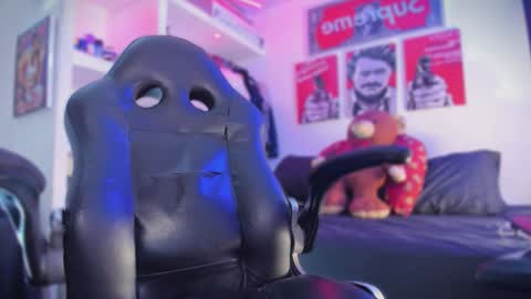 Tht BOSS Eren online show from February 14, 4:40 am