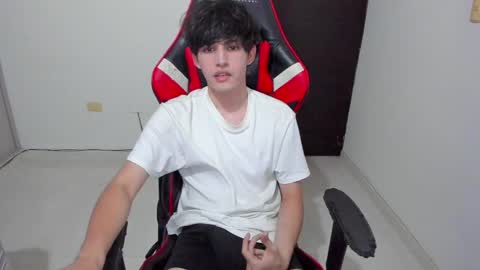 eren_tatakae online show from April 10, 2:29 am