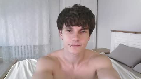 Eric Crush online show from June 1, 4:24 am