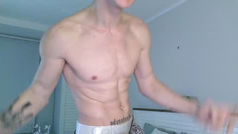 Snapshot of eric_crush chatting on January 6, 3:42 am Eric Crush online show from January 6, 3:42 am