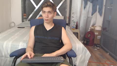 Snapshot of erick_de_rossee chatting on January 28, 1:50 am erick_de_rossee online show from January 28, 1:50 am