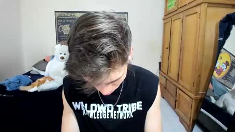 erick_de_rossee online show from April 22, 7:29 pm