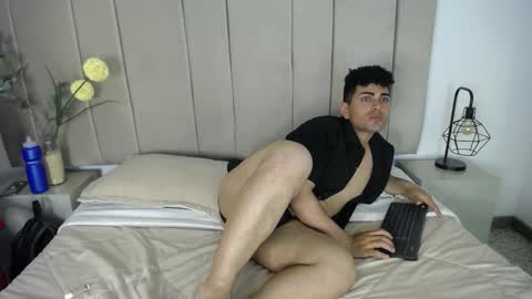 Snapshot of eros_kai chatting on October 9, 4:28 am Eros Kai online show from October 9, 4:28 am