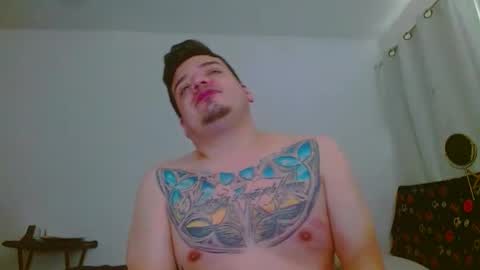 escodamus12 online show from January 28, 7:32 pm