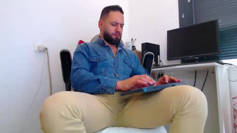 esteban online show from March 17, 5:26 pm