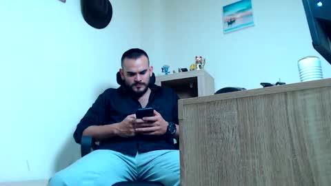 Esteban Fernandez online show from February 22, 3:30 am