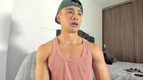 ESTEBAN online show from March 18, 10:57 pm