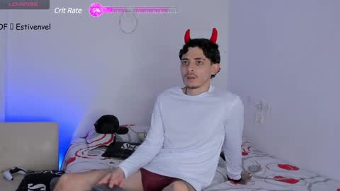 estivenvel online show from February 4, 3:26 pm