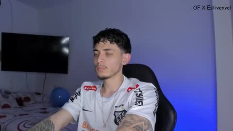 estivenvel online show from September 24, 7:01 pm