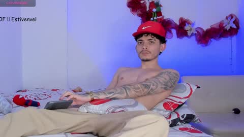 estivenvel online show from December 31, 7:07 pm