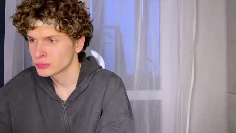 Alex online show from April 3, 4:48 pm