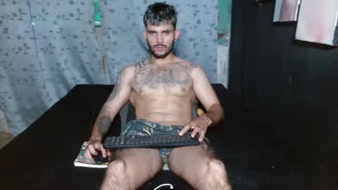Snapshot of etha_bossx chatting on December 10, 3:44 pm ethanjobs online show from December 10, 3:44 pm
