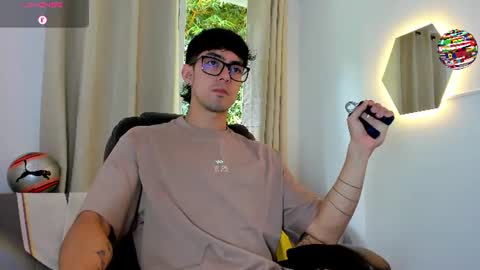 etham_wolf1 online show from June 22, 5:50 pm