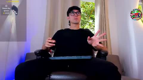 etham_wolf1 online show from June 25, 6:01 pm
