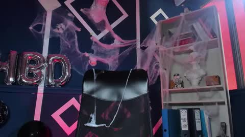 Etham online show from October 28, 2:19 pm