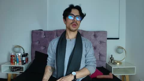 ethan  online show from March 3, 3:36 am